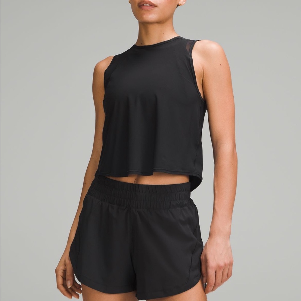 Bundle of two lululemon sculpt cropped tanks